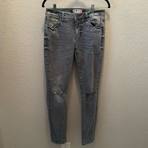 Cabi size 4 high skinny jean